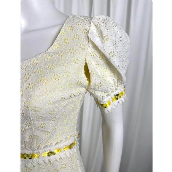 Vintage 1960’s Eyelet Floral Lace Maxi Dress in White + Yellow • Gown - XS/S - Picture 9 of 9